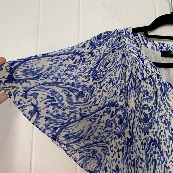 Tahari Womens 1X Shirt Blouse Flowy Flutter Sleeves Blue White Floral NEW - Picture 2 of 8